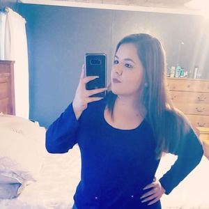 Meet your Posher, Yaneth